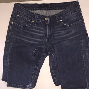 Curvy Cut 528 Levi S 11 M